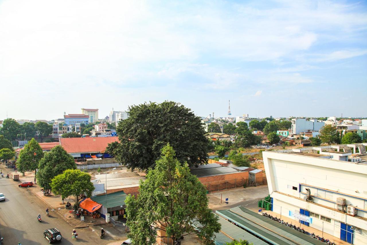 Khách Sạn Hồng Kông Buon Ma Thuot Exterior foto